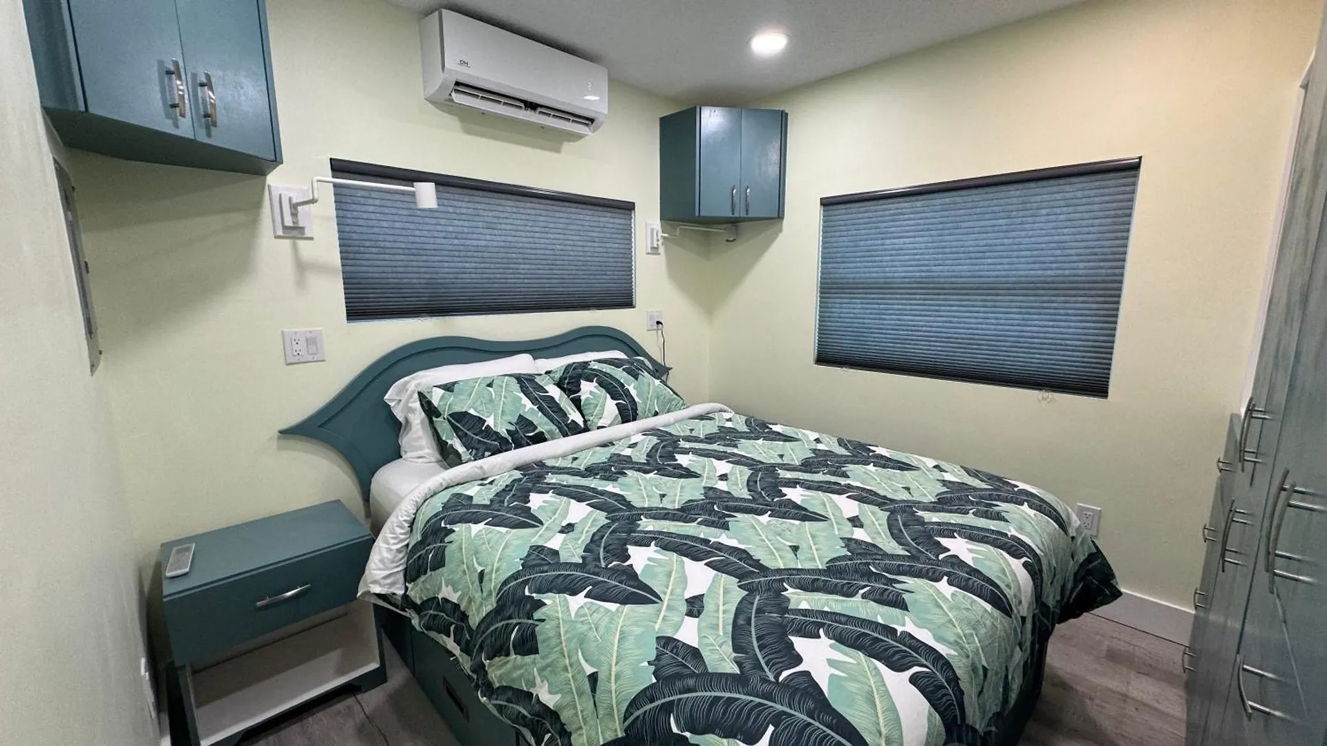 Key Lime Tiny Home New&Cozy Sarasota 0*,  USA